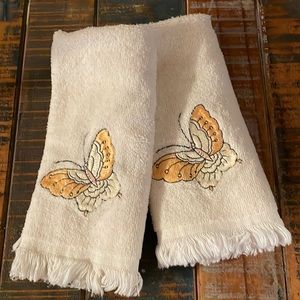 Avanti Linens Set of Butterfly Hand Towels